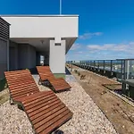 Family & Business Sauna Baltic Horizon No 3 Premium - 3 Bedroom With Private Sauna, Jacuzzi, Rooftop Gym & Panoramic Terrace, Balcony, Underground Garage 公寓 *
