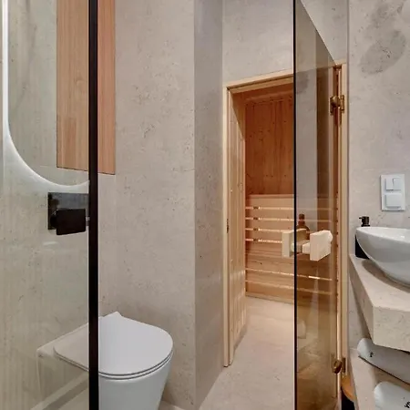 Lejlighed Family & Business Sauna Baltic Horizon No 3 Premium - 3 Bedroom With Private Sauna, Jacuzzi, Rooftop Gym & Panoramic Terrace, Balcony, Underground Garage